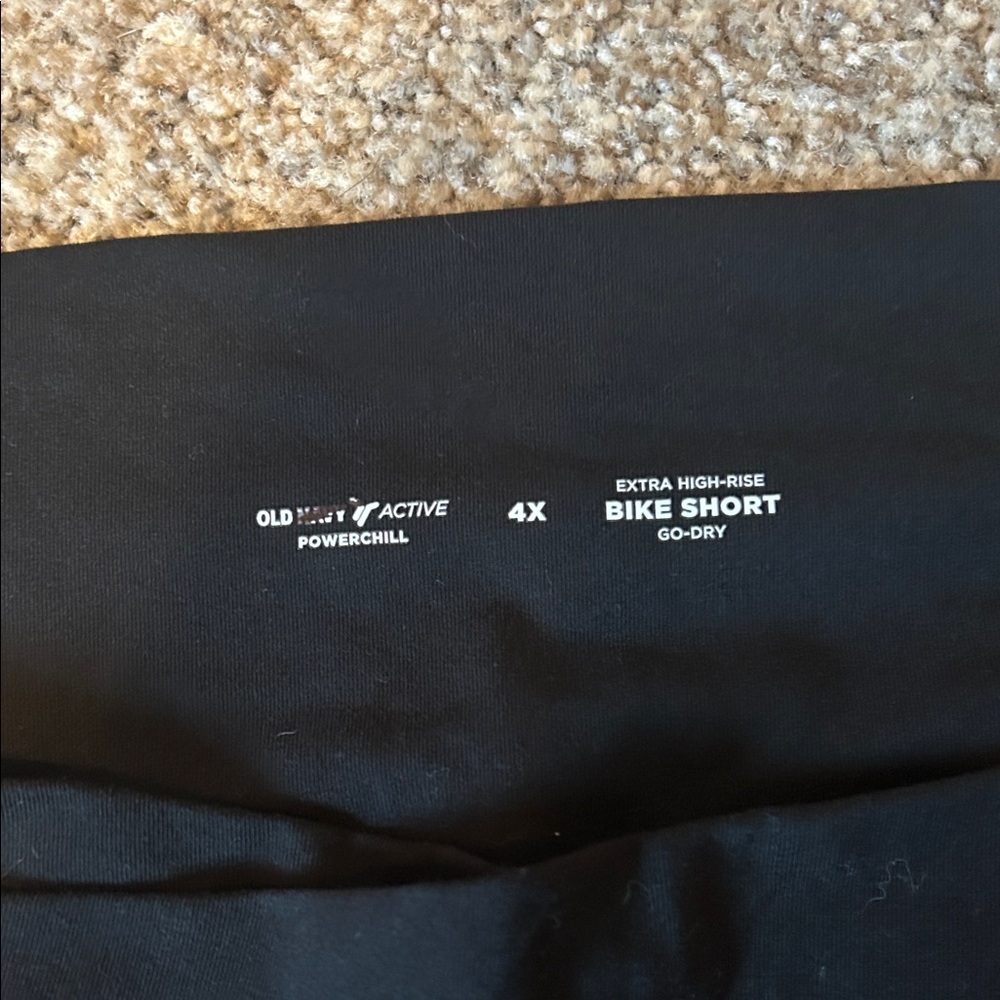 Old Navy Black Women's Biker Shorts - Picture 2 of 5